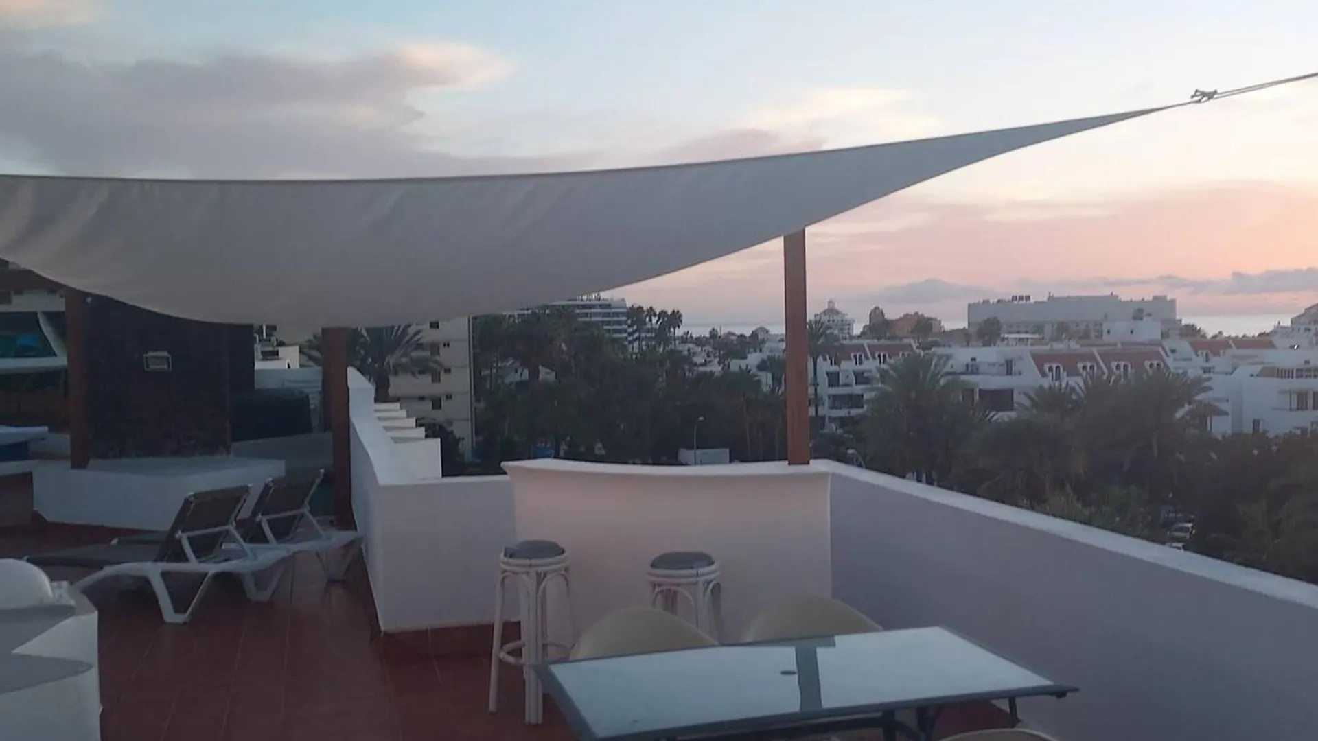 Spacious Apartment With Pool In Arona 190M² Air Conditioning Spain