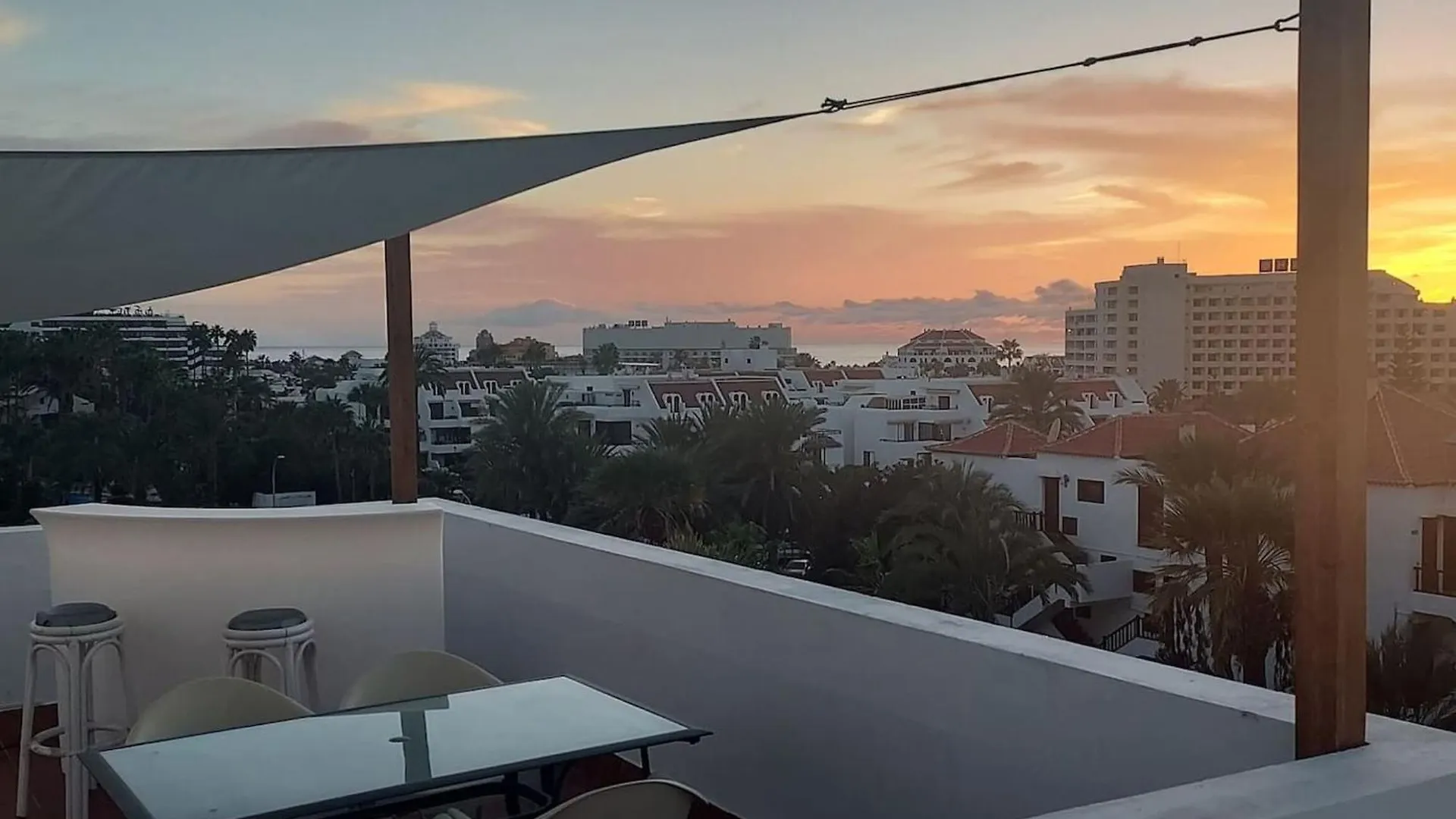 Spacious Apartment With Pool In Arona 190M² Air Conditioning