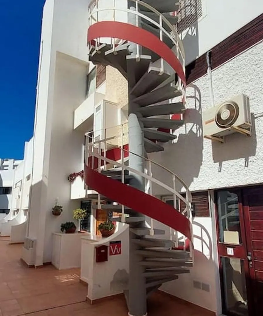 Spacious Apartment With Pool In Arona 190M² Air Conditioning