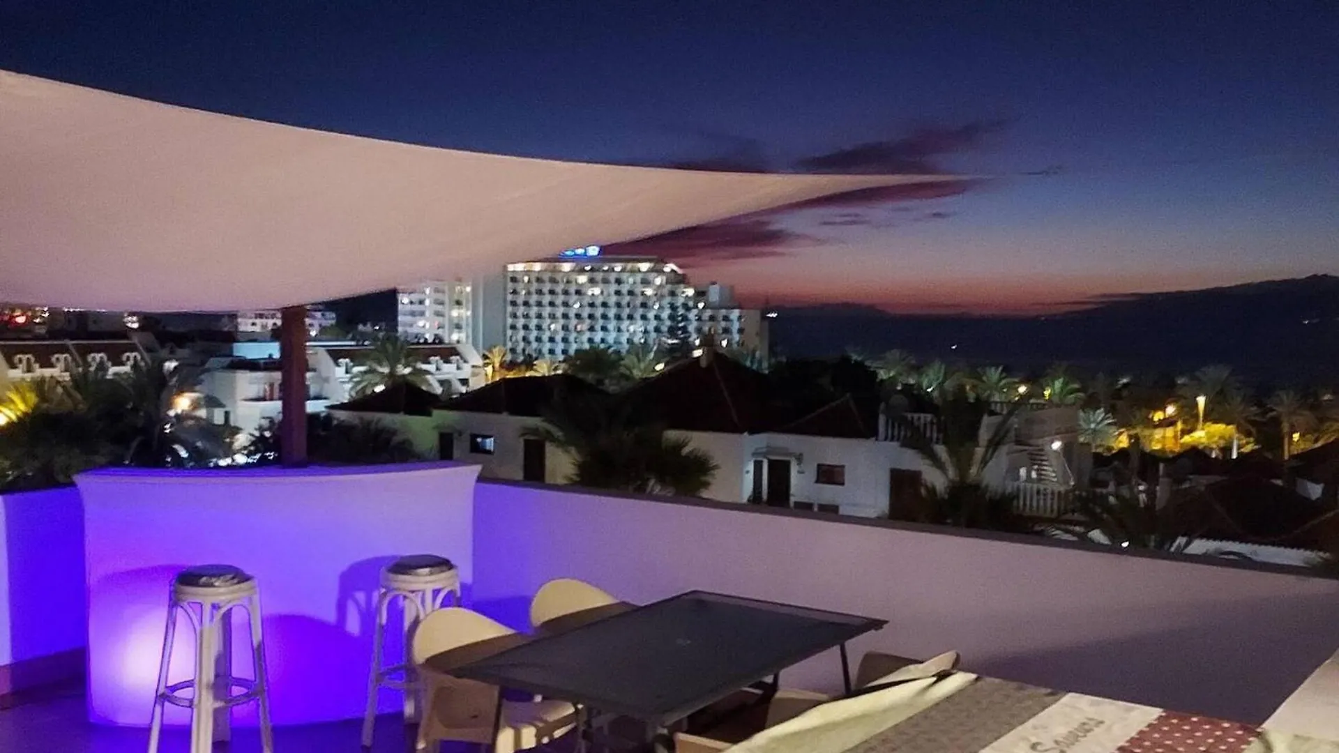 Spacious Apartment With Pool In Arona 190M² Air Conditioning 0*, Arona (Tenerife)