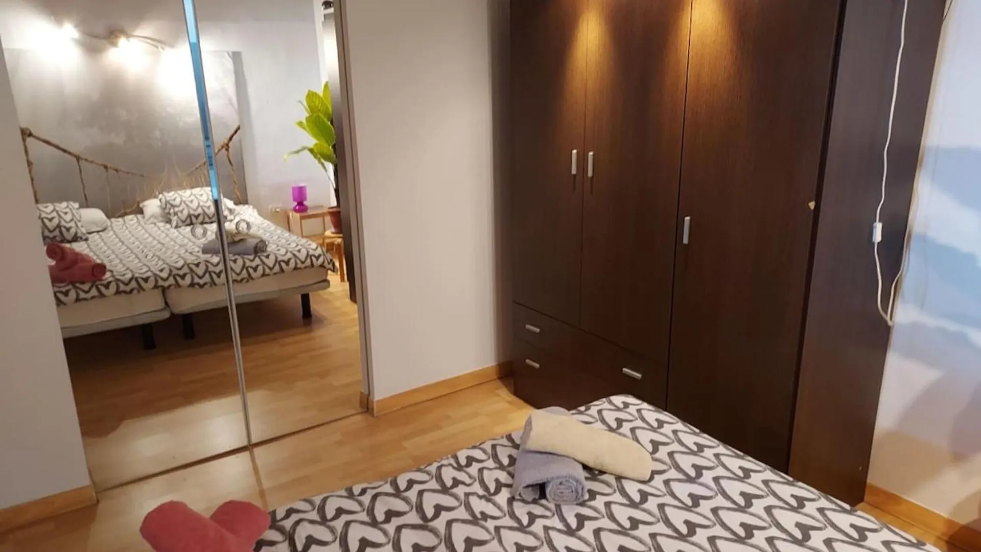 Spacious Apartment With Pool In Arona 190M² Air Conditioning Spain