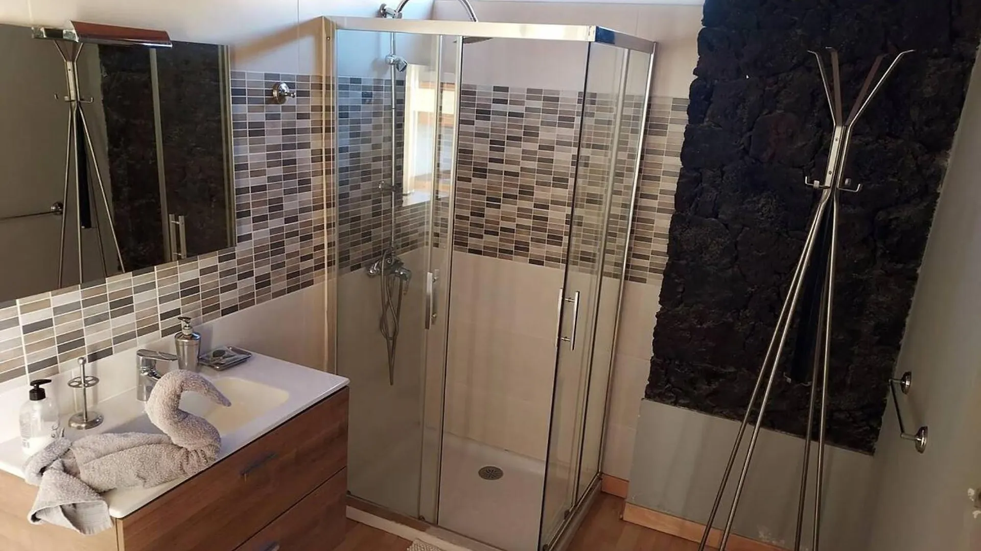 Spacious Apartment With Pool In Arona 190M² Air Conditioning 0*, Arona (Tenerife)