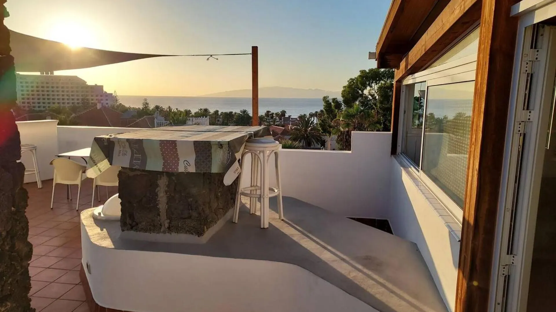 Spacious Apartment With Pool In Arona 190M² Air Conditioning Spain