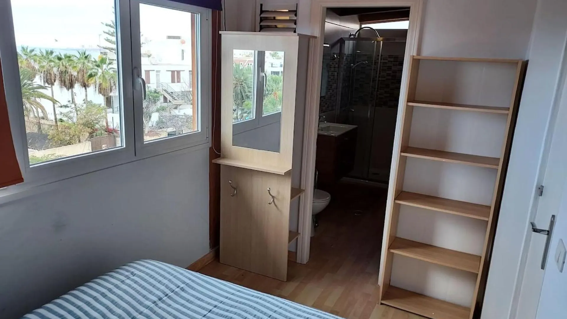 Spacious Apartment With Pool In Arona 190M² Air Conditioning