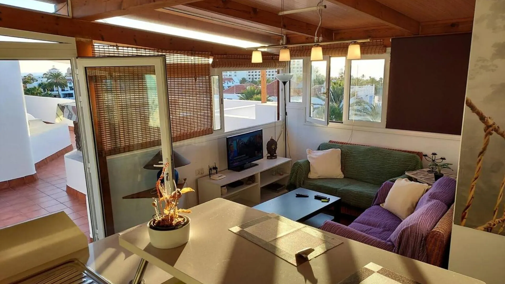 Spacious Apartment With Pool In Arona 190M² Air Conditioning