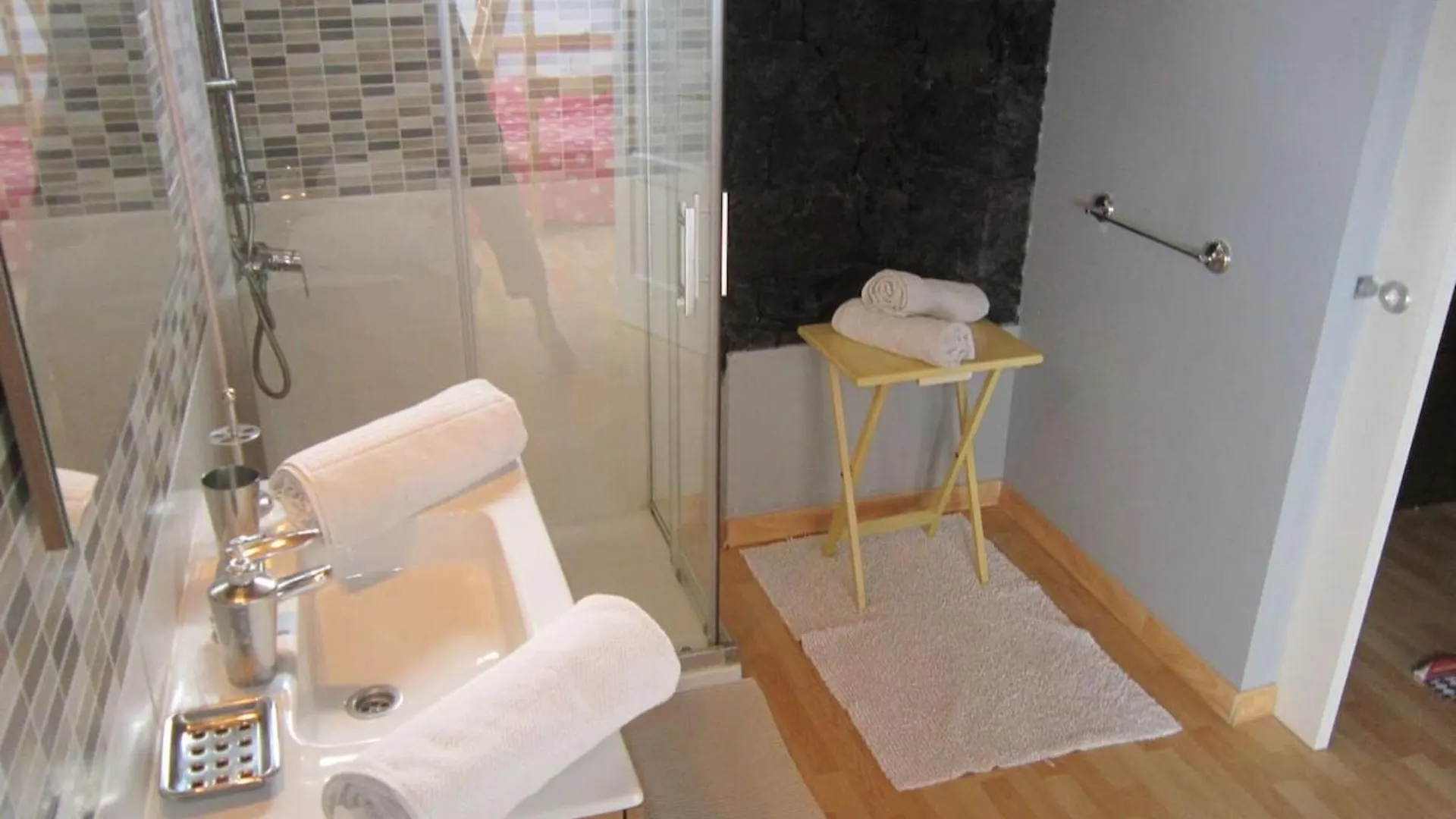 Spacious Apartment With Pool In Arona 190M² Air Conditioning