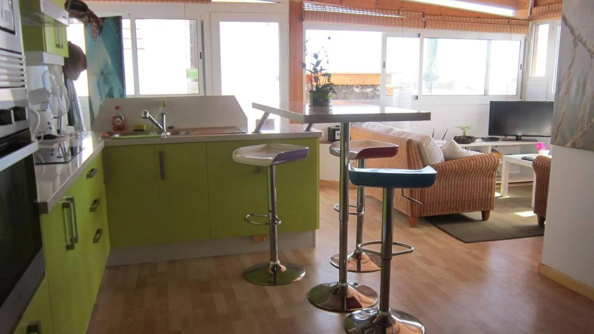 Spacious Apartment With Pool In Arona 190M² Air Conditioning