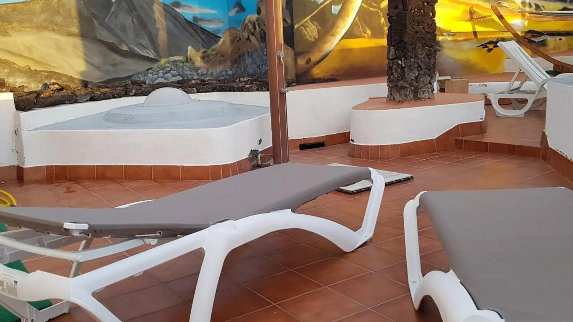 Spacious Apartment With Pool In Arona 190M² Air Conditioning Spain