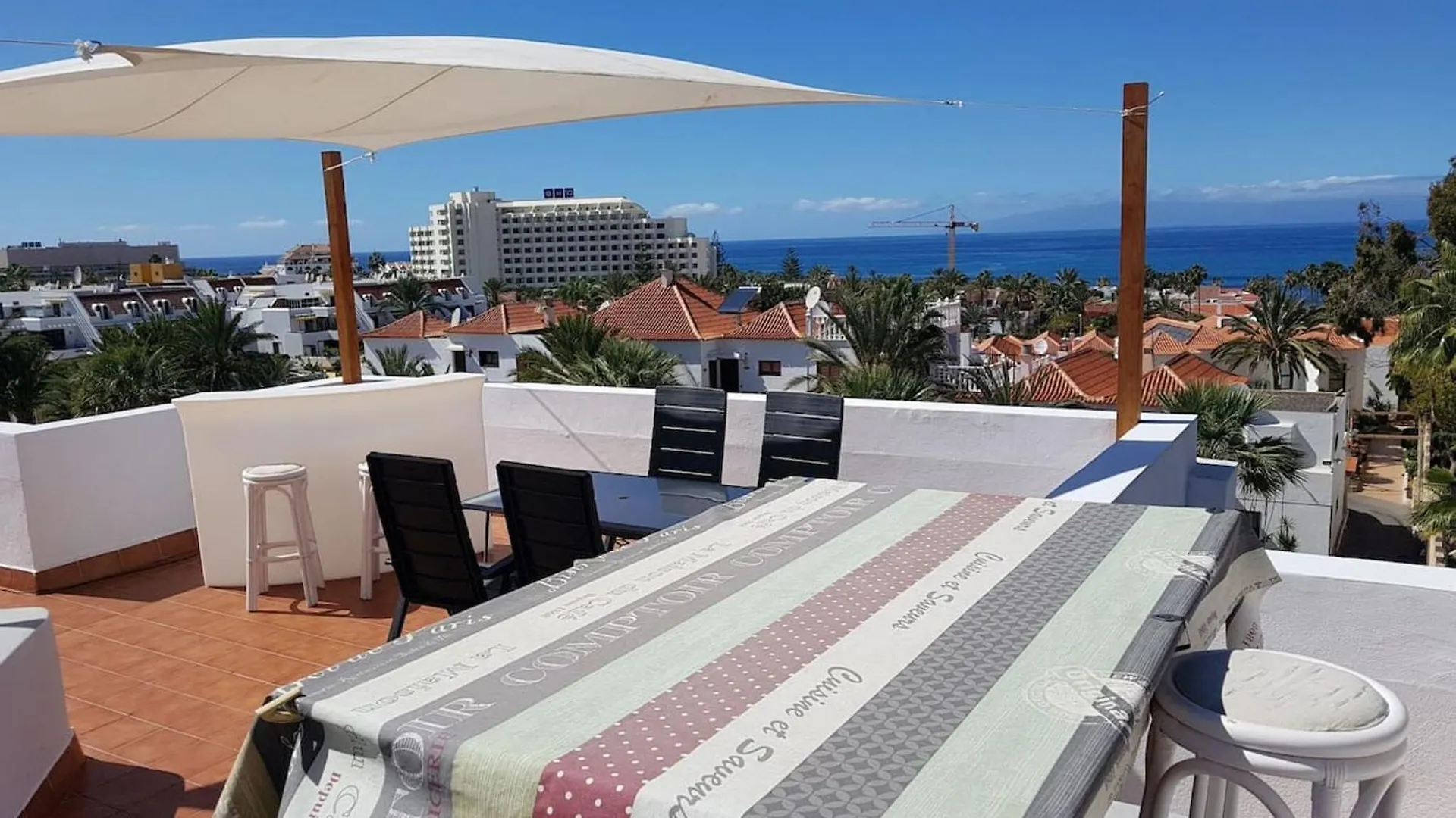 Spacious Apartment With Pool In Arona 190M² Air Conditioning