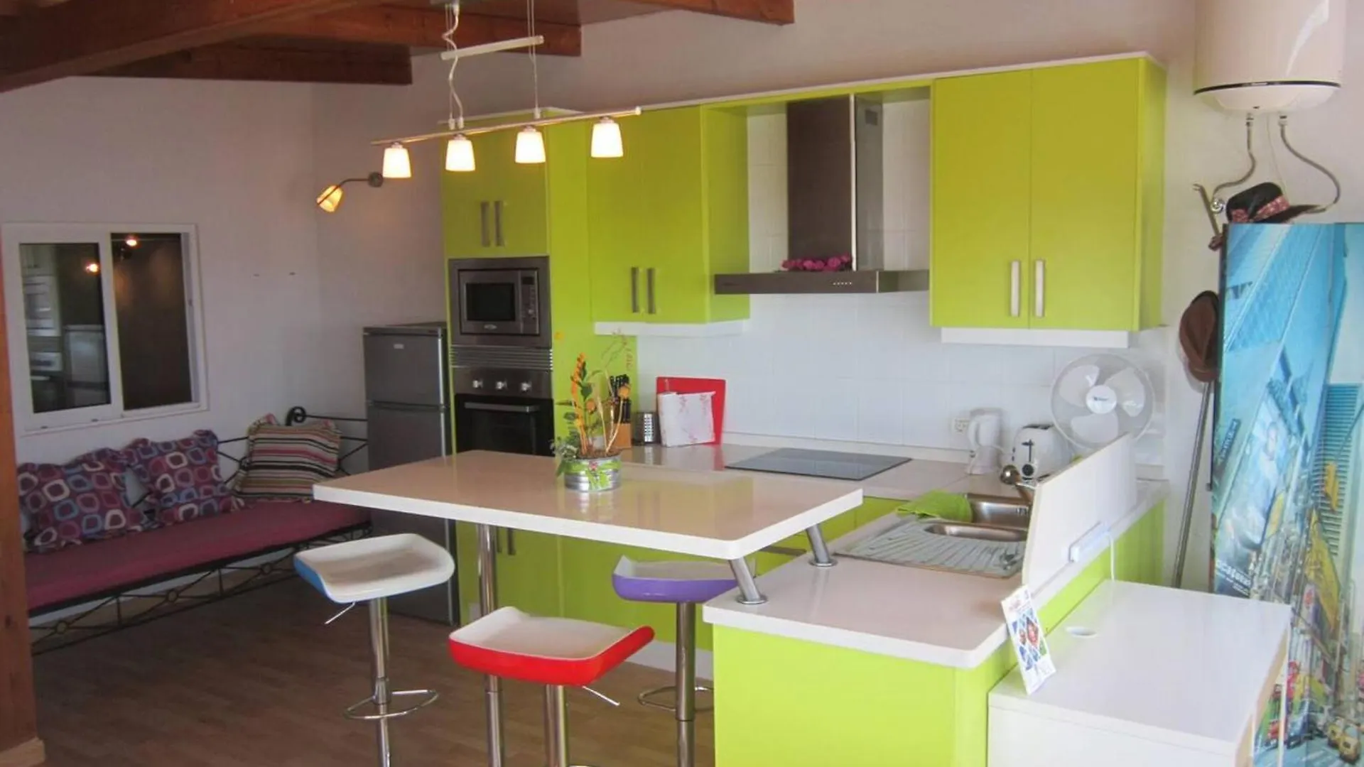 Spacious Apartment With Pool In Arona 190M² Air Conditioning