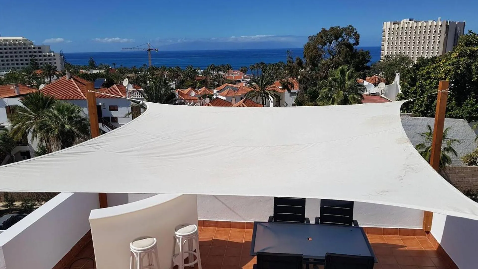 Spacious Apartment With Pool In Arona 190M² Air Conditioning Spain