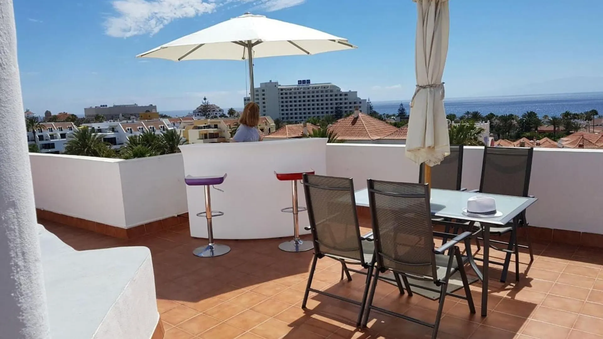 Spacious Apartment With Pool In Arona 190M² Air Conditioning Spain