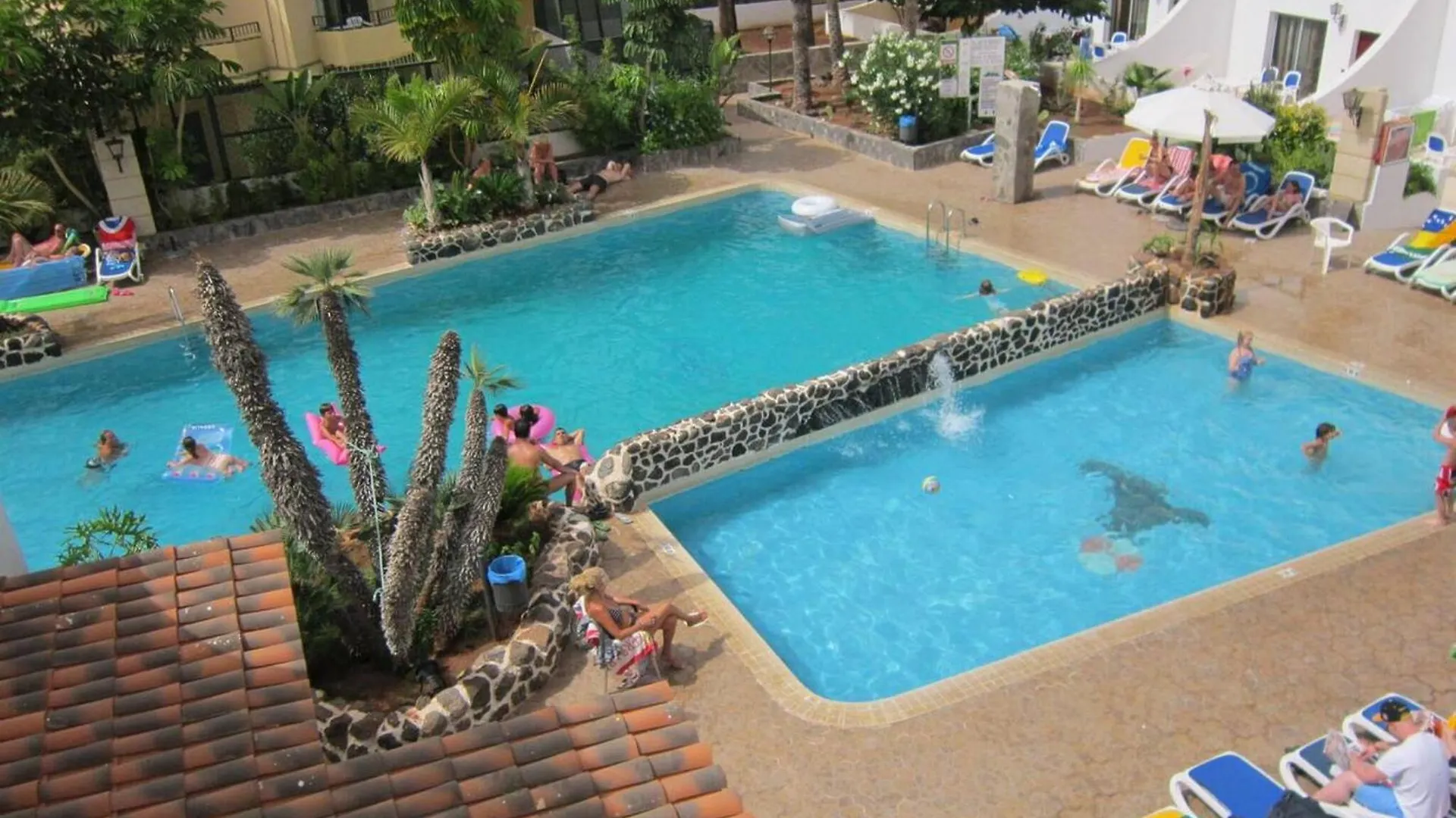 Spacious Apartment With Pool In Arona 190M² Air Conditioning 0*, Arona (Tenerife)