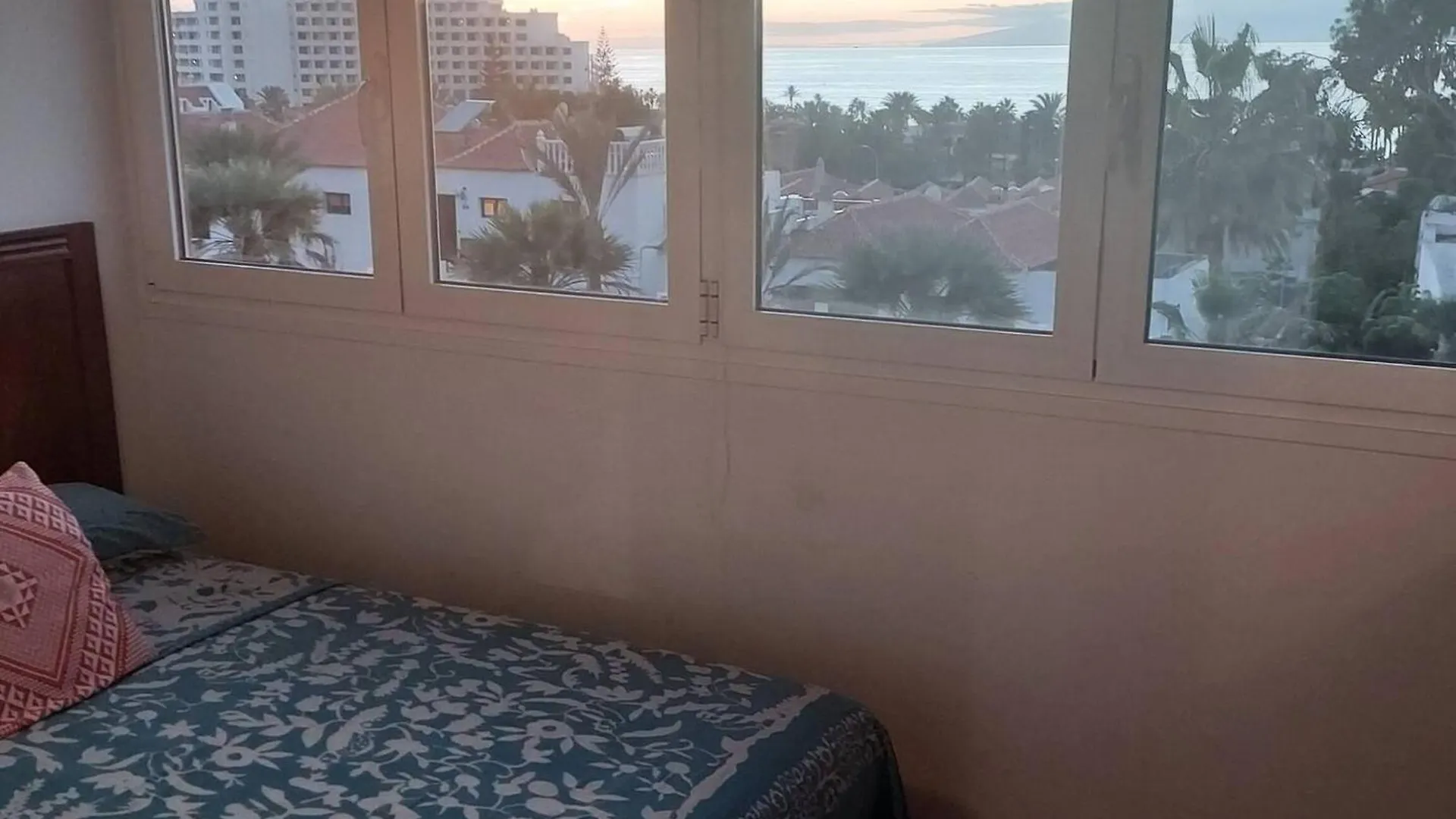 Spacious Apartment With Pool In Arona 190M² Air Conditioning