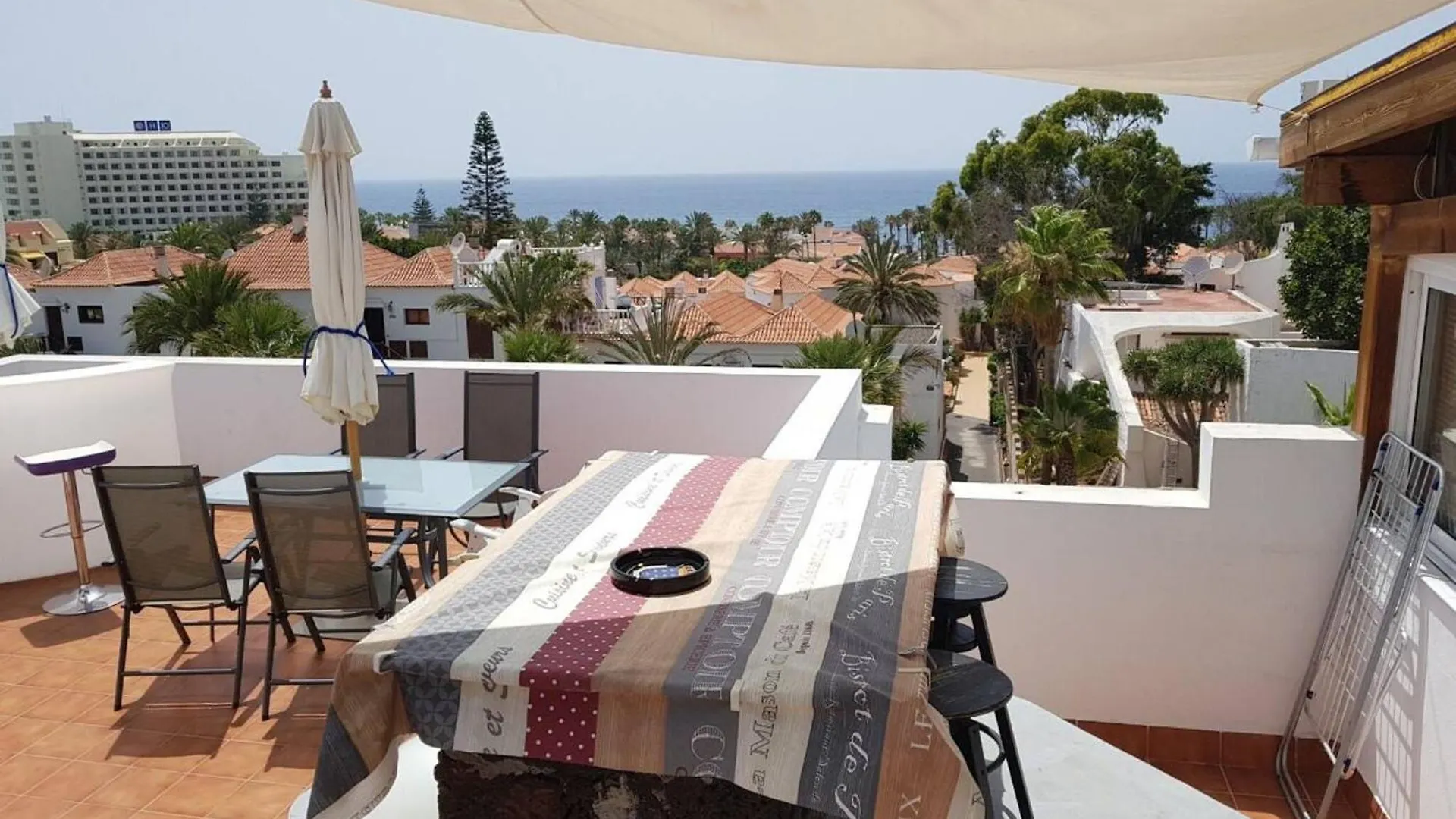 Spacious Apartment With Pool In Arona 190M² Air Conditioning